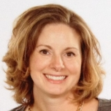 Julie Kelly headshot